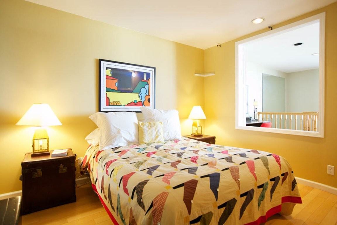 635 Bay St - Photo 2 of 12