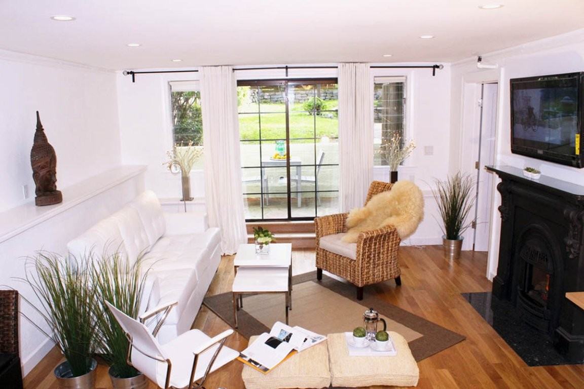 821 Ashbury St - Photo 3 of 10