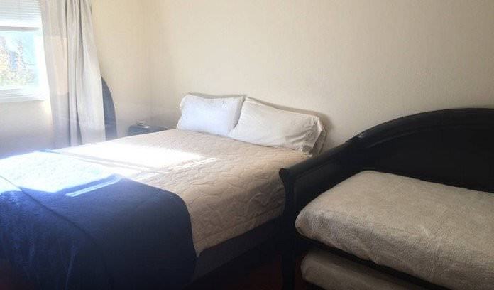 1031 Sherwood Ave - Photo 2 of 15