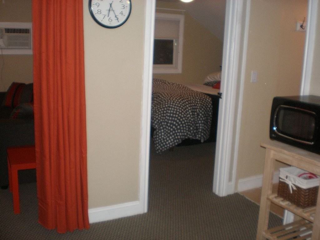 1761 Pilgrim Ave - Photo 3 of 23