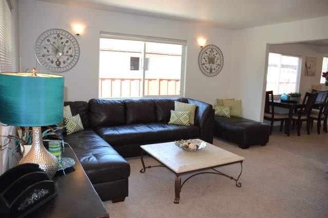 474 N Bayview Ave - Photo 3 of 37