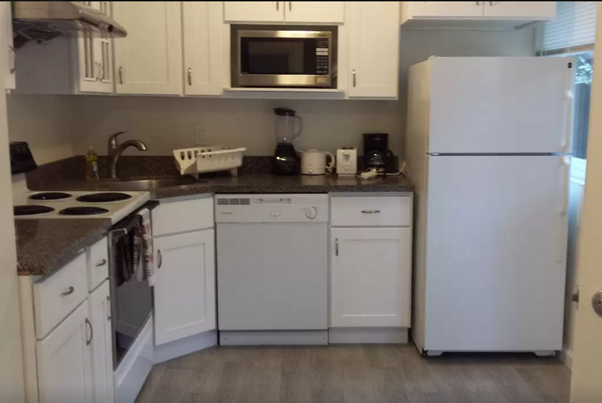 357 Hawthorne Ave - Photo 3 of 13