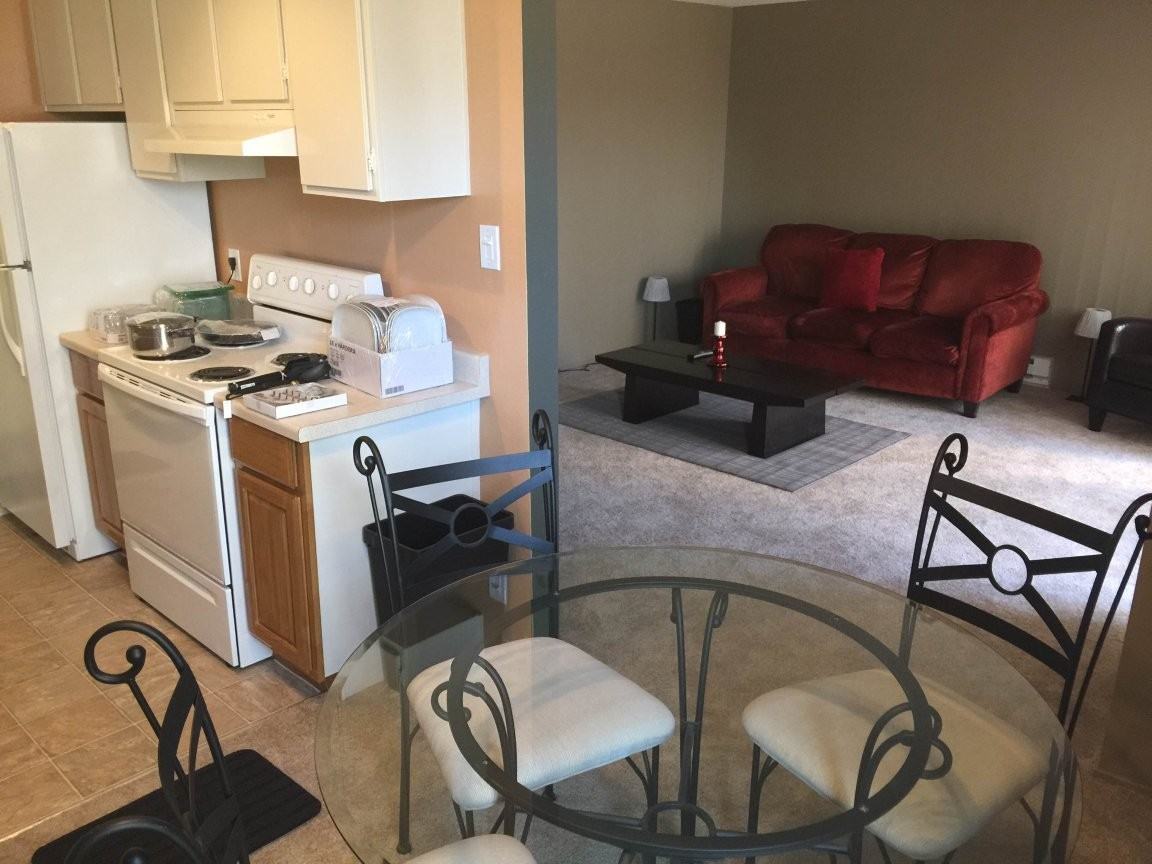 407 Gateway Dr - Photo 2 of 7