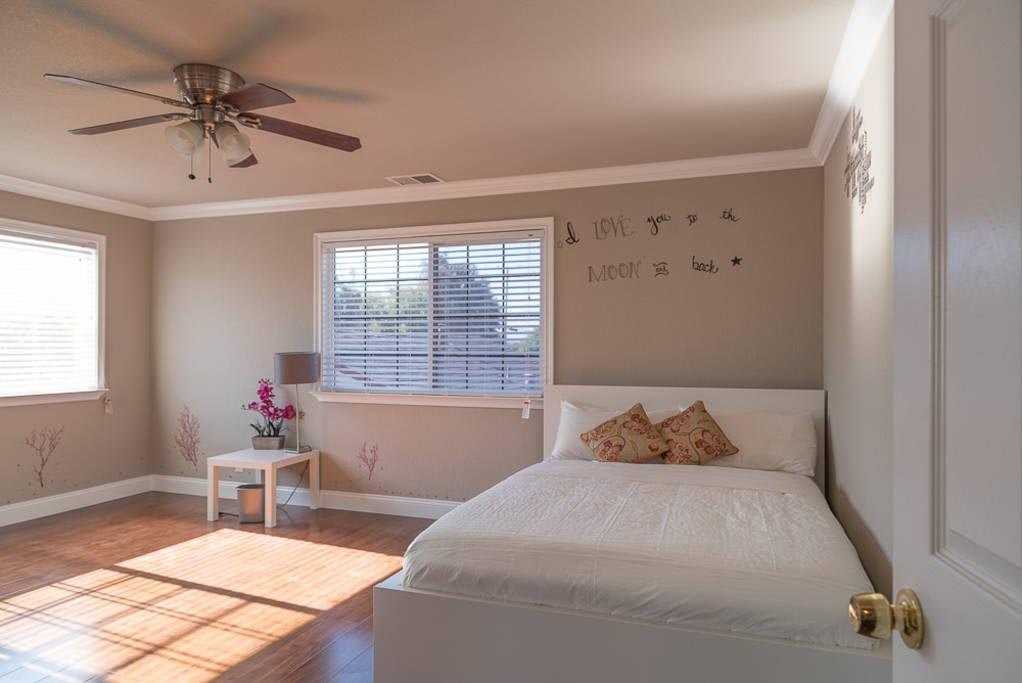 1318 Grand Blvd - Photo 3 of 19