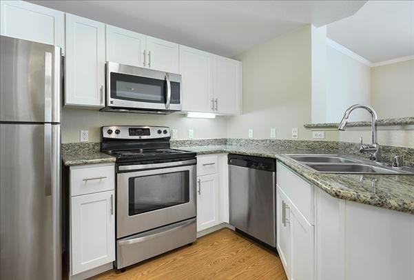 1075 Park Pl - Photo 3 of 24