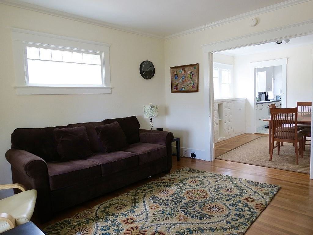 1701 Oxford St - Photo 2 of 14