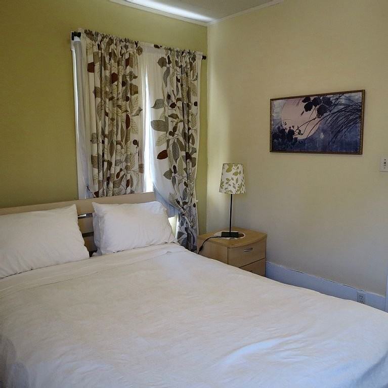 1705 Oxford St - Photo 3 of 11