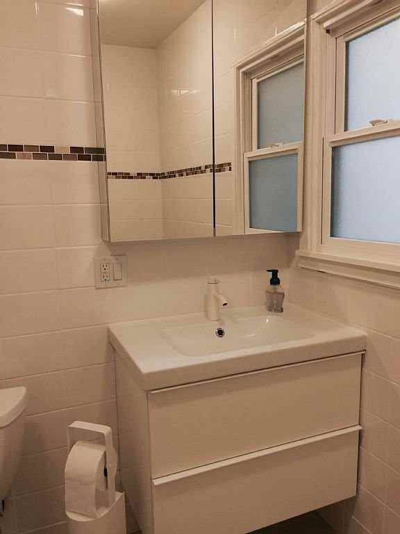 1707 Oxford St - Photo 3 of 11