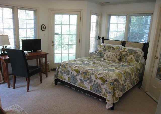 2118 49th St NW - Photo 2 of 32