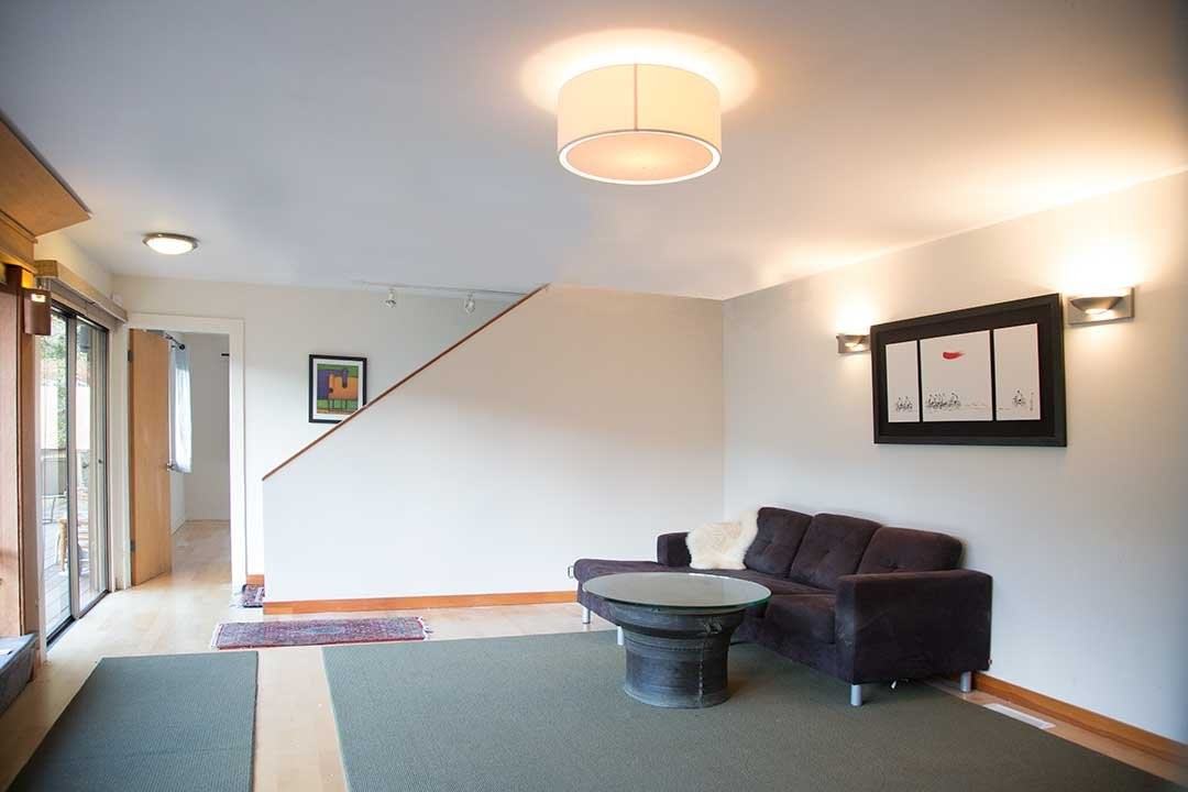 250 Greenwood Way - Photo 2 of 8