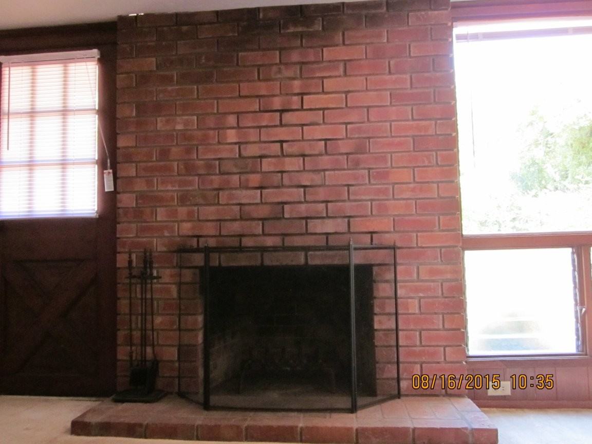 1563 Country Club Dr - Photo 2 of 9