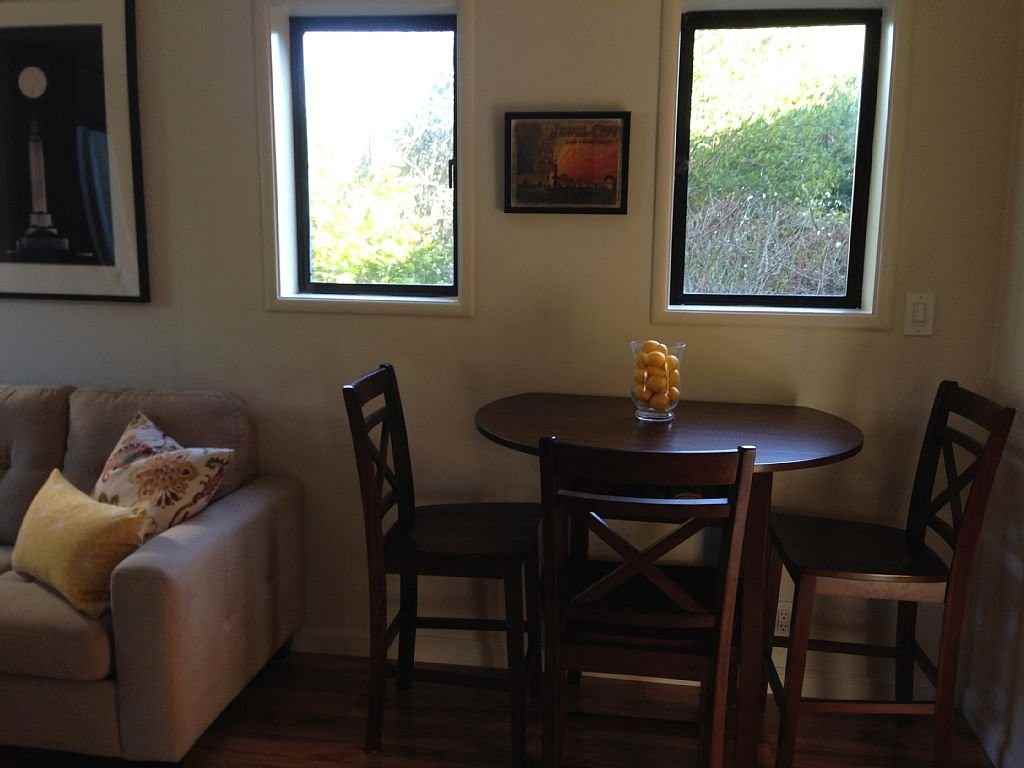 111 Rising Rd - Photo 2 of 24