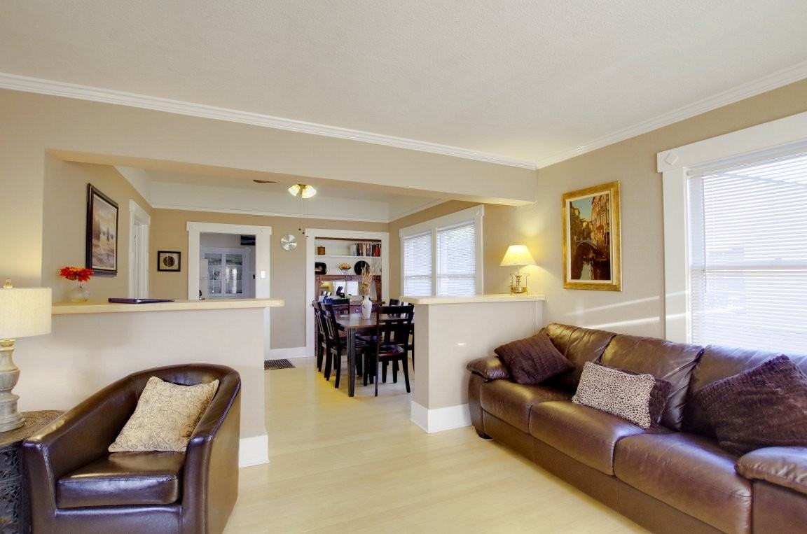 430 Menker Ave - Photo 2 of 18