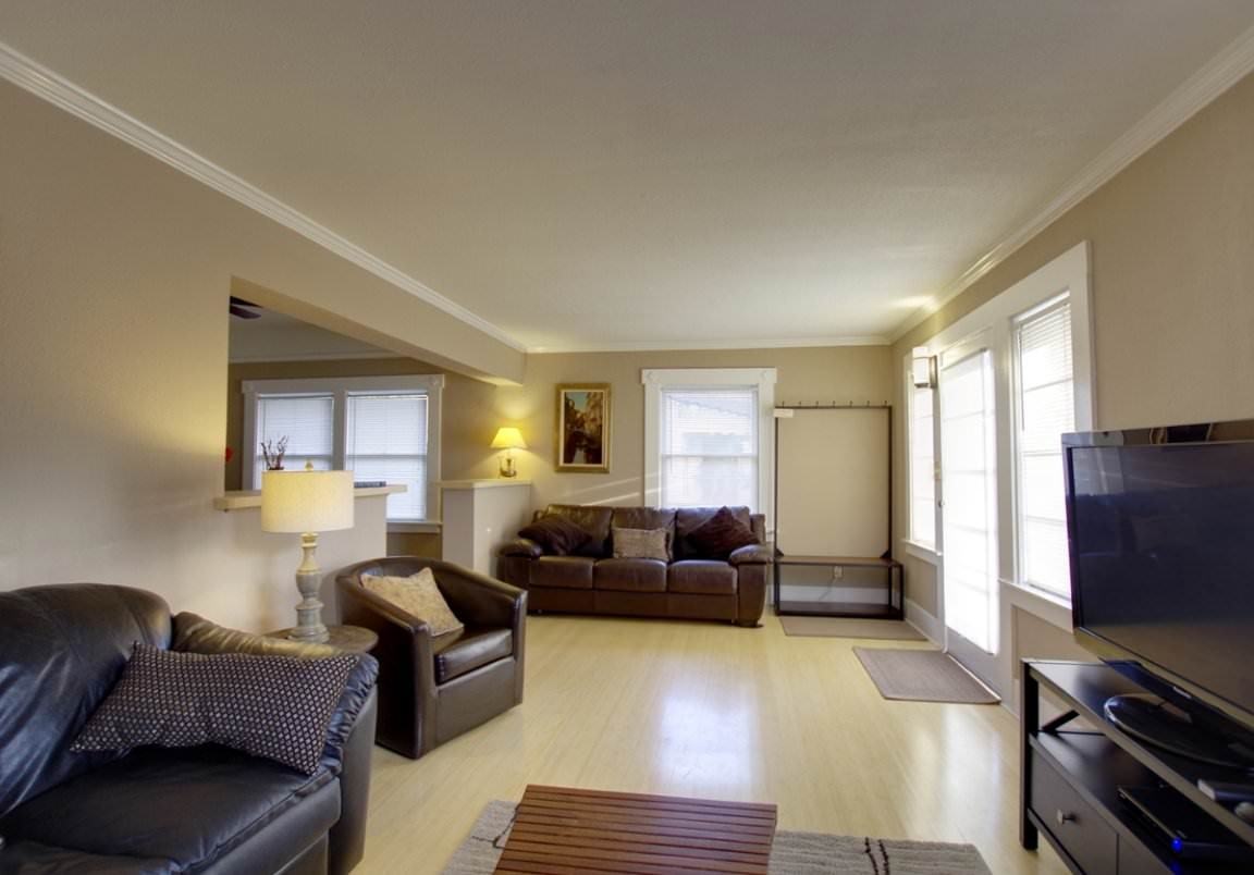 430 Menker Ave - Photo 3 of 18