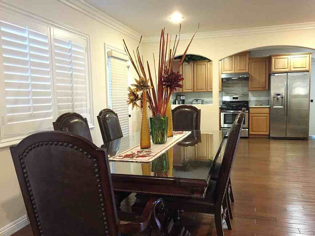 1217 S Walnut St - Photo 2 of 24