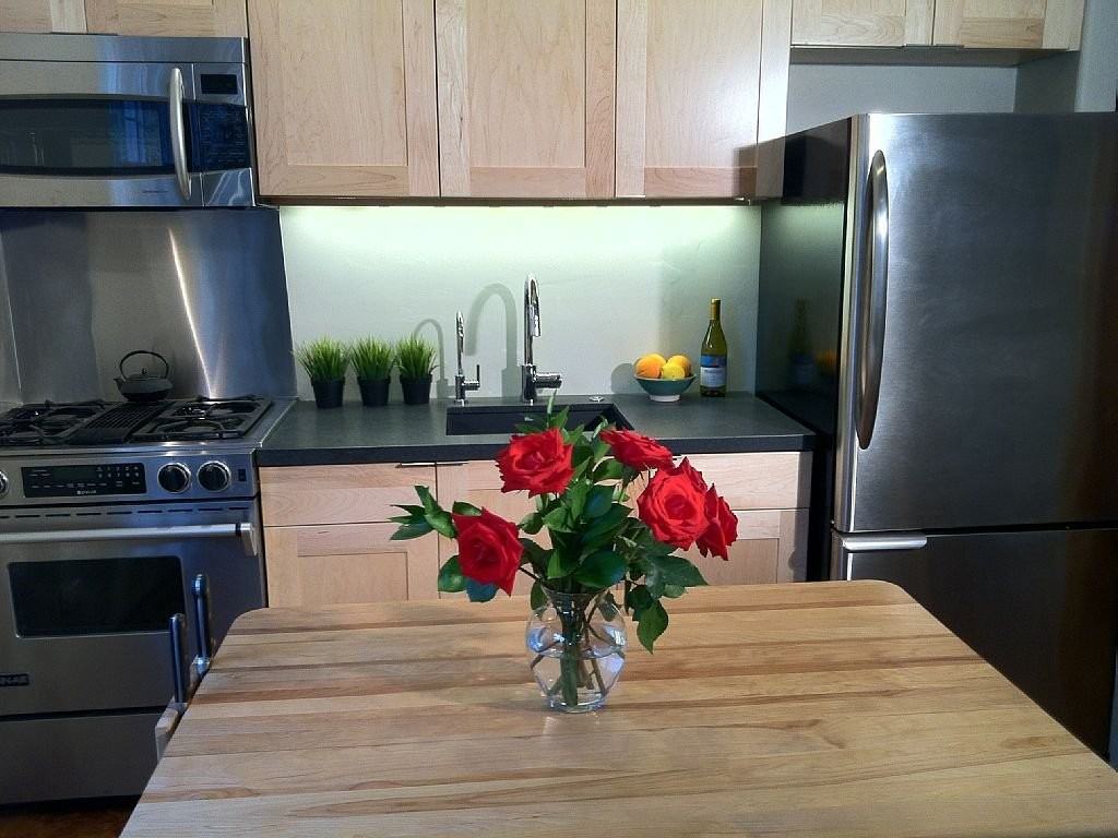 2-98 Catalpa Ave - Photo 2 of 20