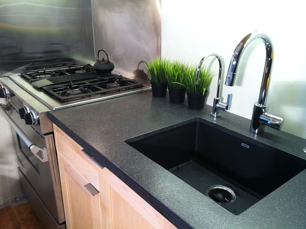 2-98 Catalpa Ave - Photo 3 of 20