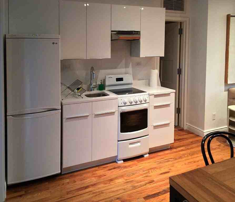 389 Bond St - Photo 3 of 10