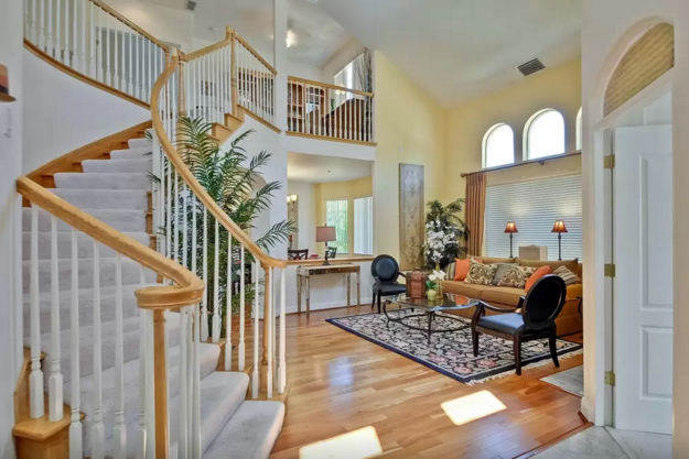 529 Middlebury Dr - Photo 3 of 27