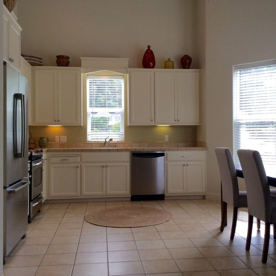 100 School House Ln - Photo 3 of 14