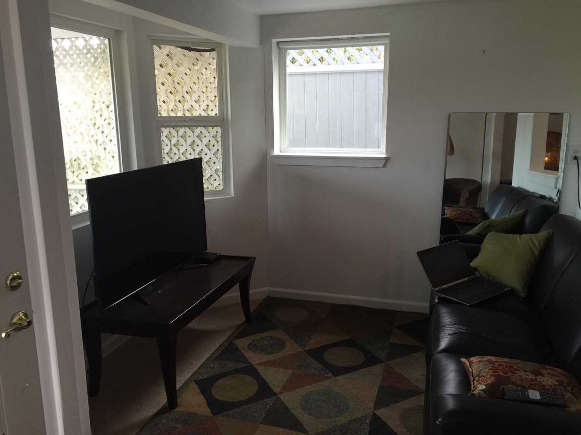 7201 Soundview Dr - Photo 3 of 6