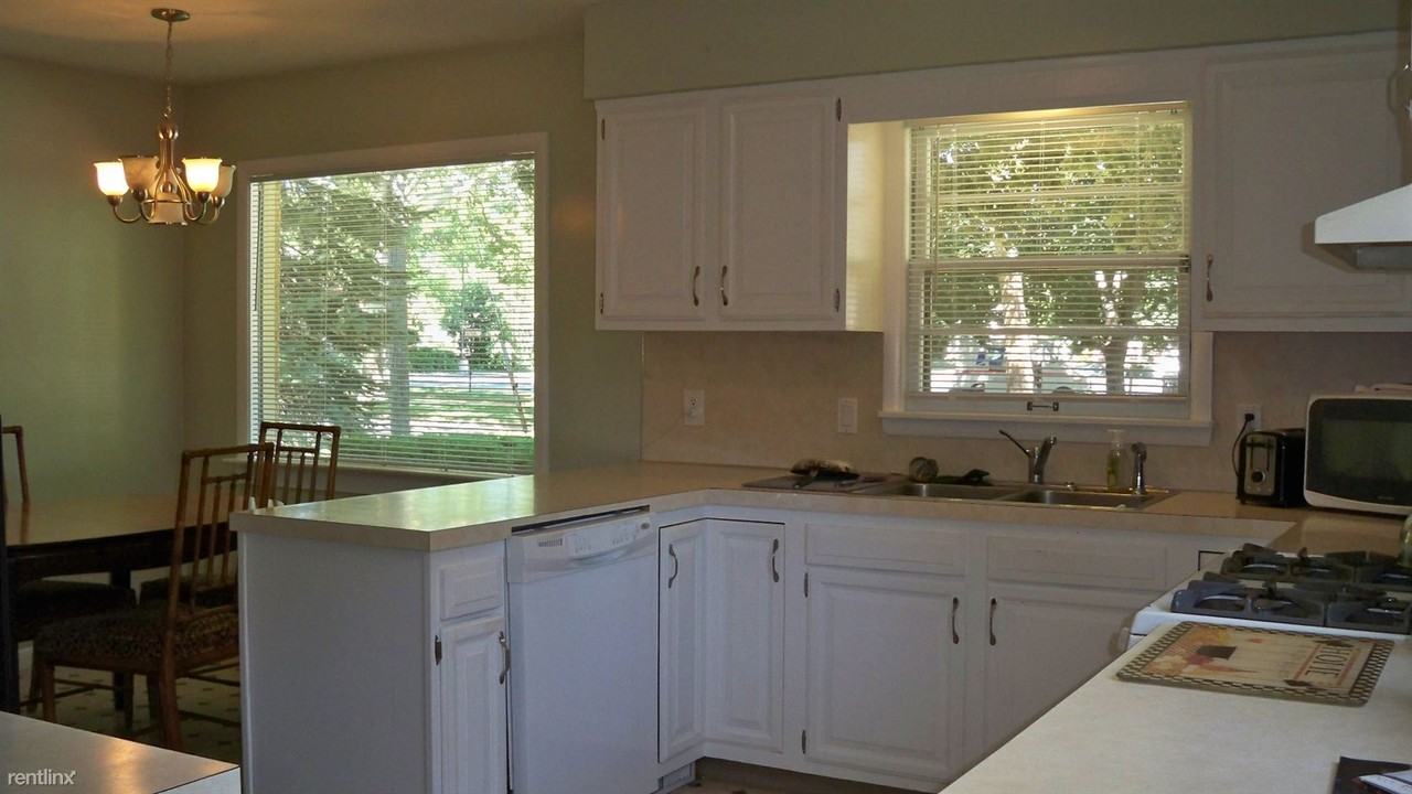 35 Holmdene Blvd NE - Photo 3 of 10