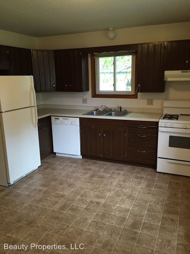 1219 13th Ave SE - Photo 3 of 11