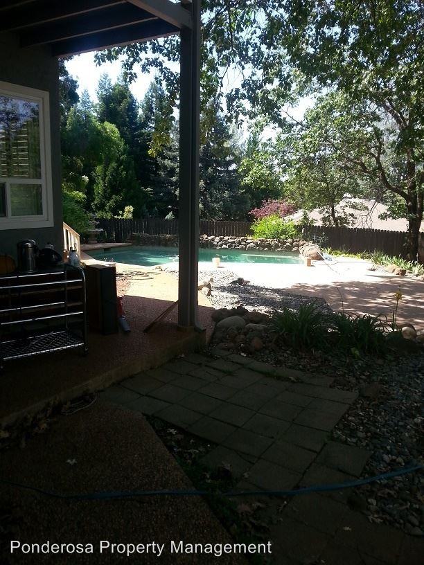 140 Jade Ln - Photo 2 of 3