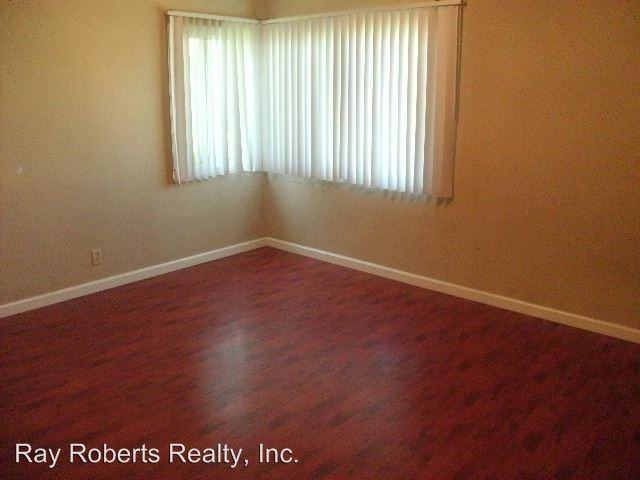 10709 Walnut St - Photo 2 of 12