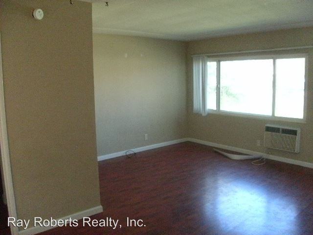 10709 Walnut St - Photo 3 of 12