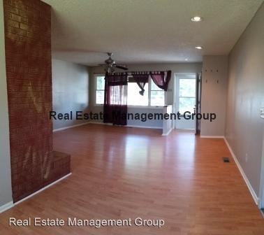 3712 Fassett Dr - Photo 2 of 12