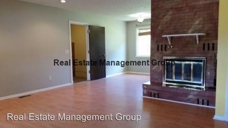 3712 Fassett Dr - Photo 3 of 12