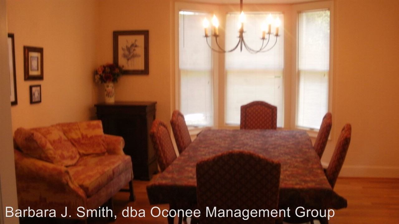 148 Parkside Ln - Photo 3 of 17