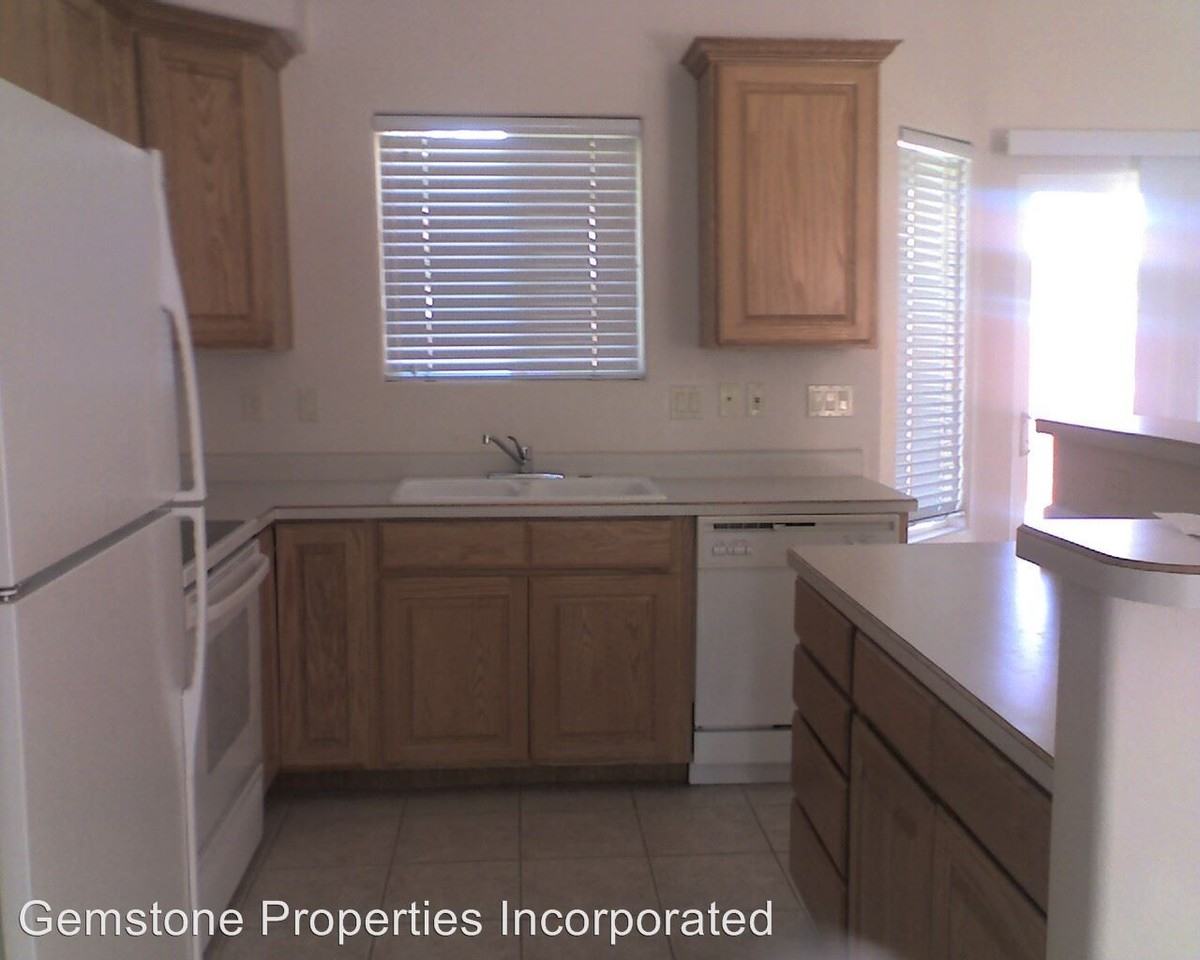 2612 W 230 N - Photo 3 of 9