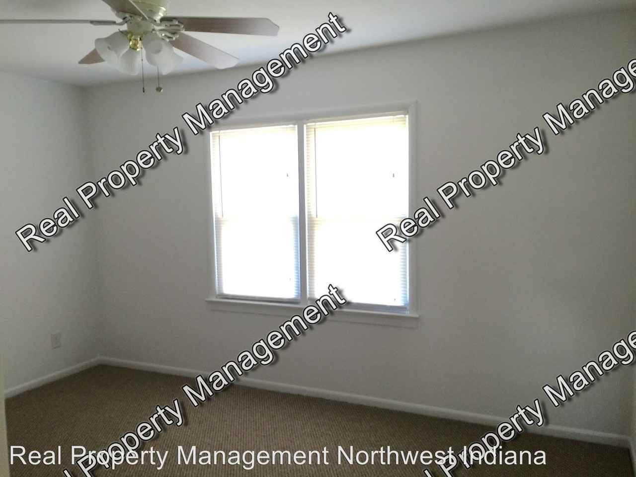 225 Illinois St - Photo 2 of 10