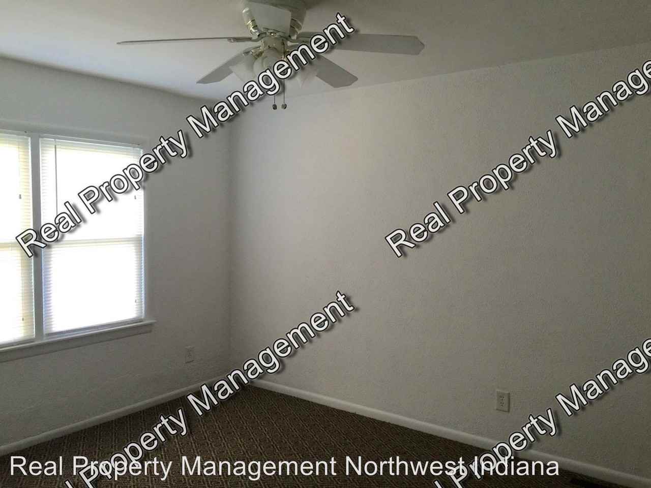 225 Illinois St - Photo 3 of 10