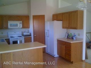 5102 Chadwick St - Photo 2 of 11