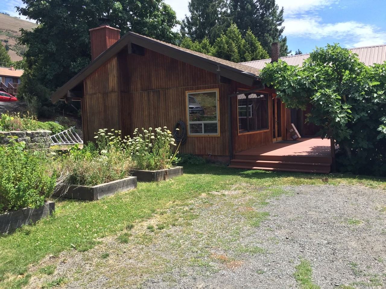 817 E Jewett Blvd - Photo 2 of 11
