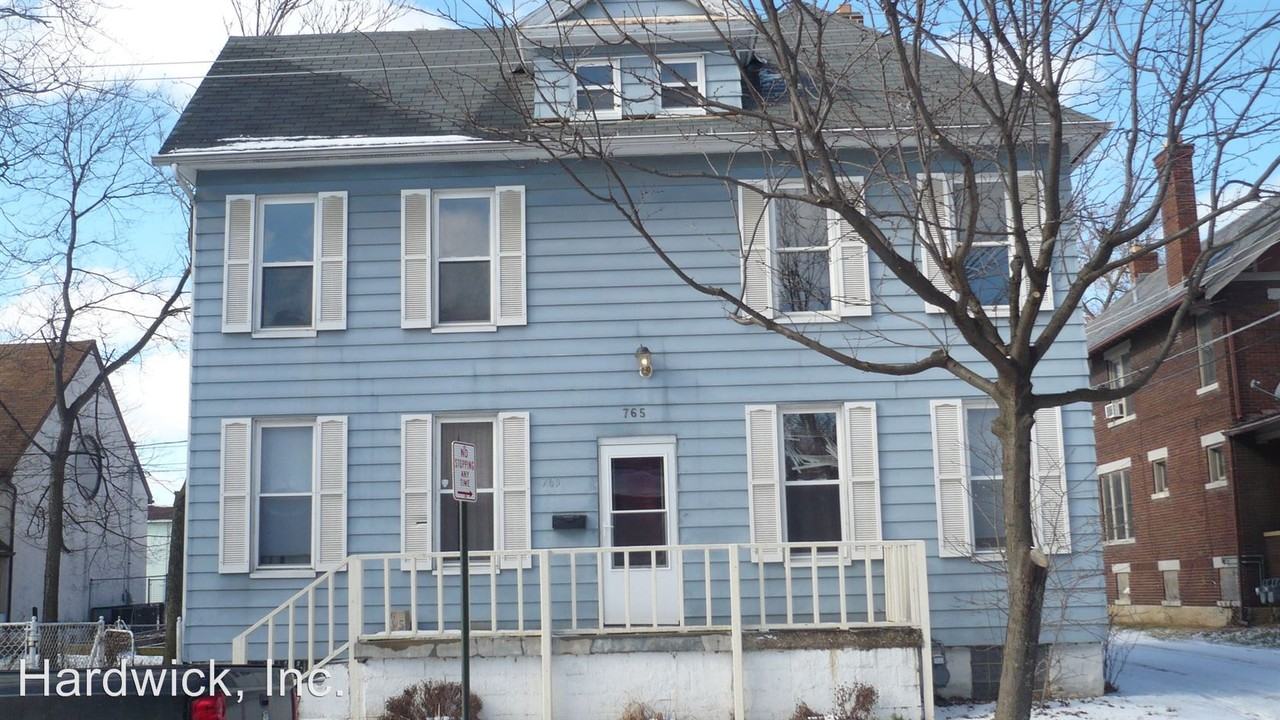 765 Wilson Ave - Photo 2 of 8