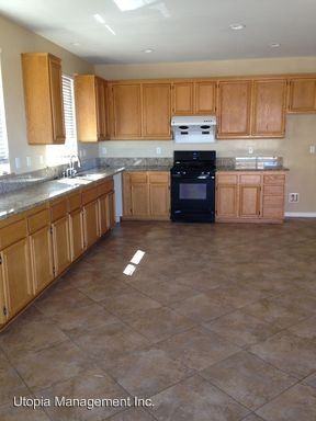 18482 Hilldale Ln - Photo 3 of 13