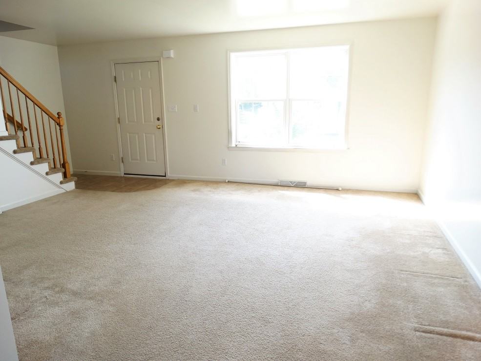 118 Beech St - Photo 3 of 16