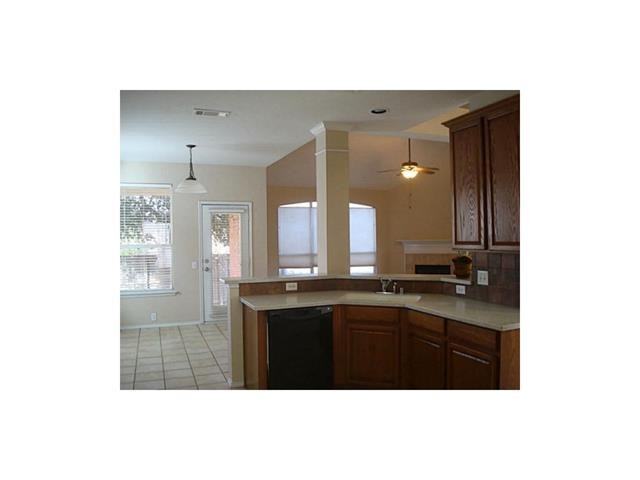 448 Geary Dr - Photo 3 of 7