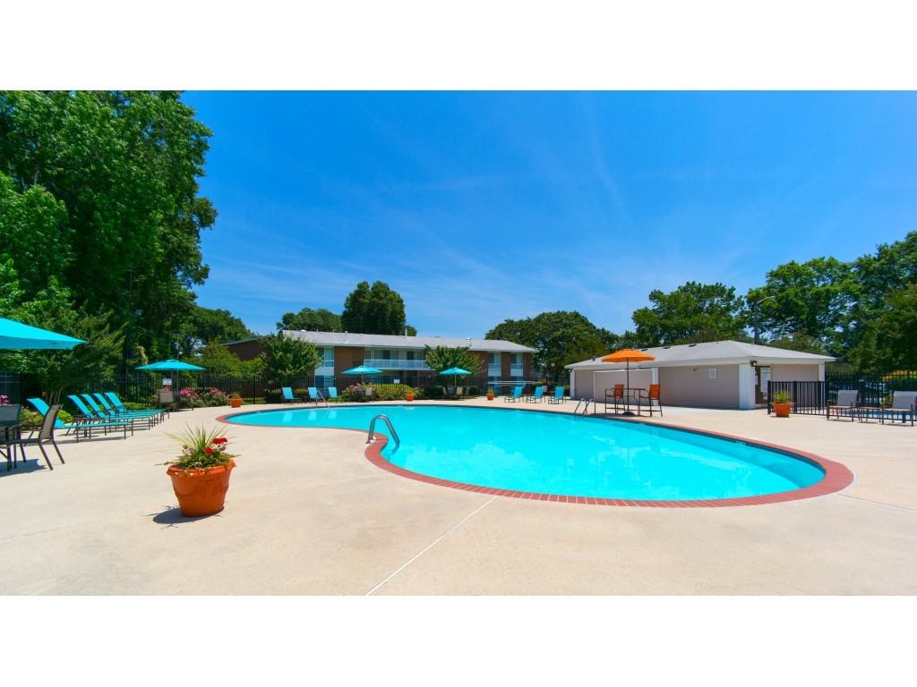 North Shore Gardens Apartments - Photo 2 of 15