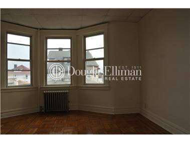 3763 Nautilus Ave 2NDFLOOR - Photo 3 of 10