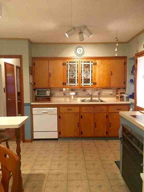 181-01 64th Ave - Photo 2 of 8