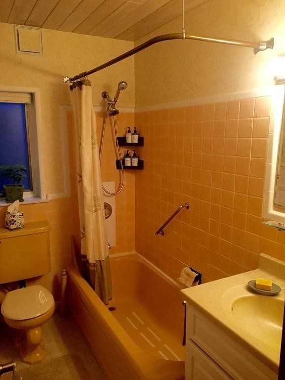 181-01 64th Ave - Photo 3 of 8