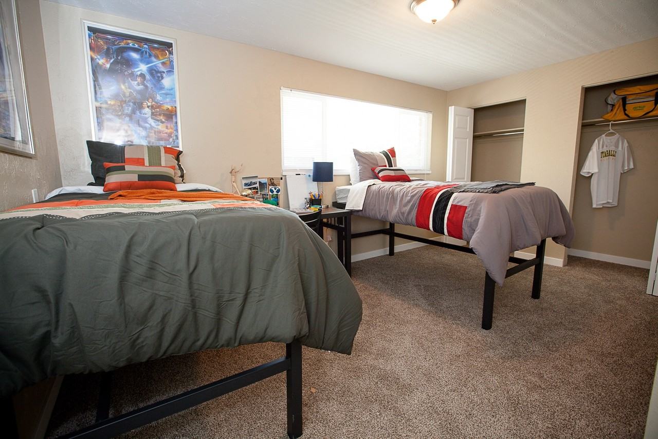 Riviera - Photo 4 of 16