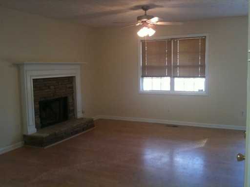 85 Grove Pl - Photo 3 of 7