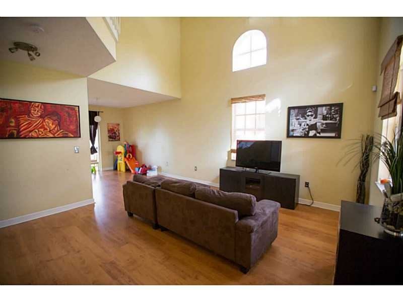 15509 Southwest 18th Street - Photo 2 of 8