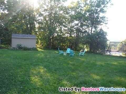 410 N Grove St - Photo 3 of 10